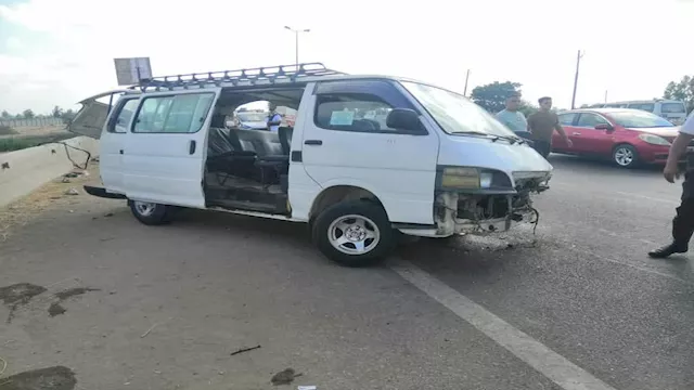 حادث انقلاب ميكروباص