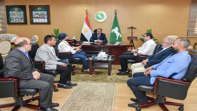 المحافظ خلال اللقاء