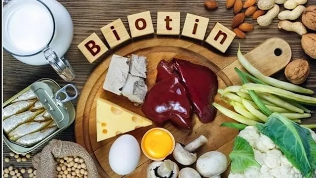 تأثير سن اليأس على البشرة والشعر.. عنصر غذائي يقلل