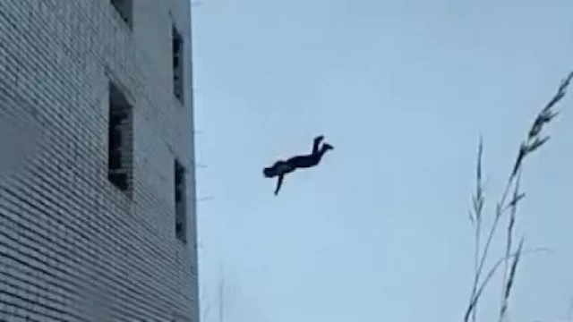 سقوط من اعلي تعبيرية