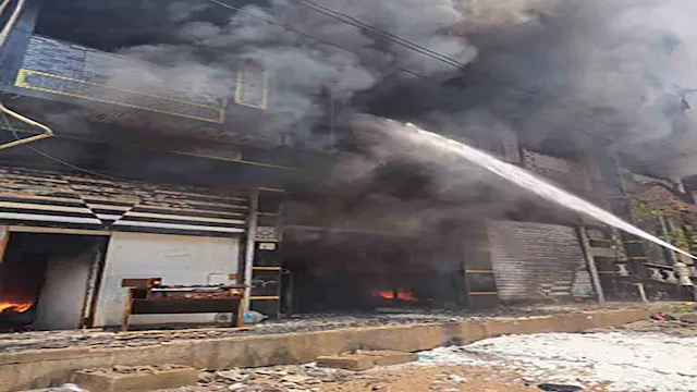 السيطرة على حريق بمصنع فايبر