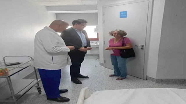 وزير الثقافة يزور صنع الله إبراهيم بعد نقله إلى مع