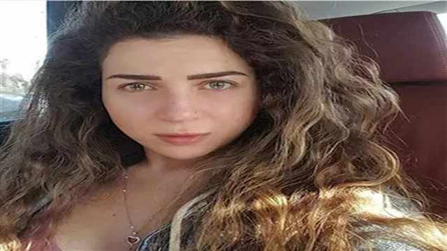 الفنانة مي عز الدين
