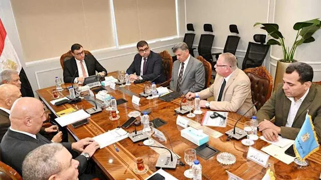 وزير الإسكان يبحث مع ''الوطنية للمقاولات'' تسريع م