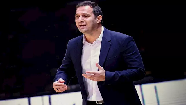  المدرب القبرصي اليوناني لينوس جافريل 