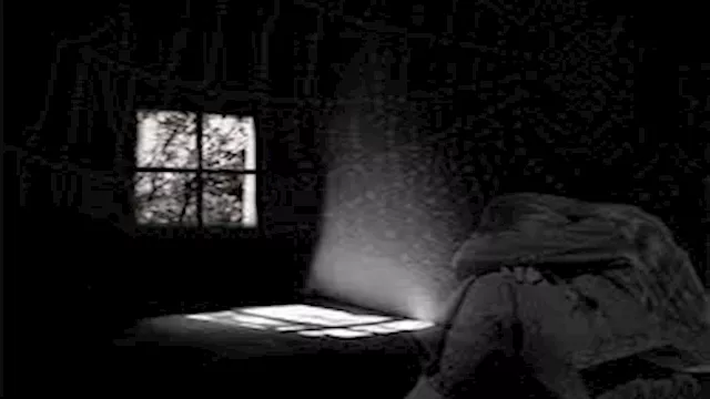 احتجاز فتاة في غرفة مظلمة ـ تعبيرية 