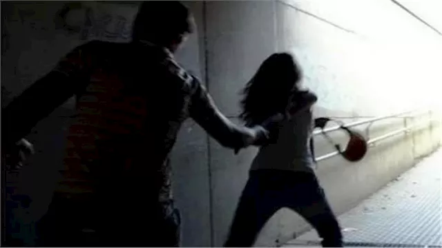 اعتداء علي فتاة ارشيفية