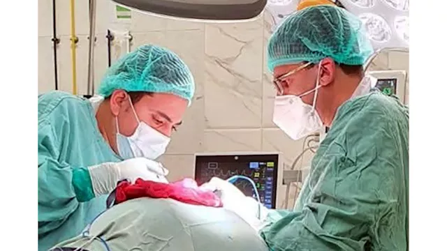 نجاح جراحة استئصال جزئي للكلى بمستشفى رأس التين 