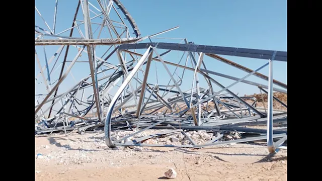 برج الكهرباء بعد سقوطه 