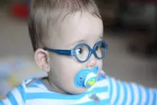 علامات ضعف النظر عند الأطفال الرضع