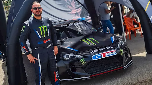 بطل السباقات الدولي هيثم سمير