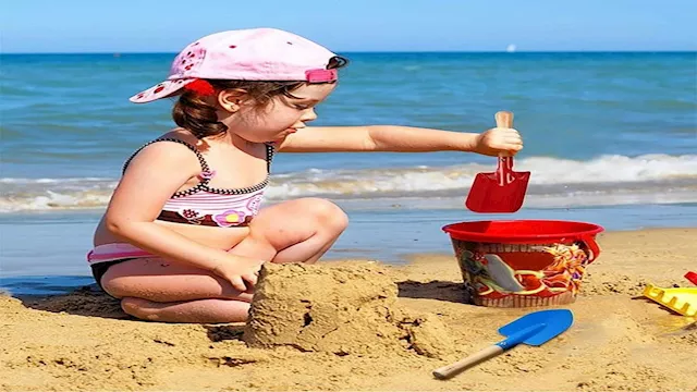 اللعب بالرمال