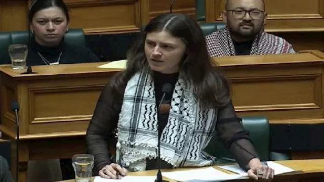 طرد نائبة نيوزيلندية