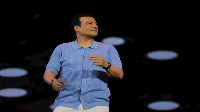 ايهاب على المسرح