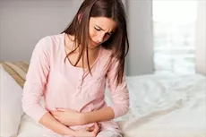 شاي البصل لتخفيف آلام الدورة الشهرية- ما مدى فعاليته؟
