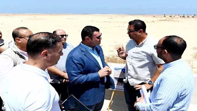 وزير الإسكان يتفقد مشروعات المرحلة العاجلة للأراضي