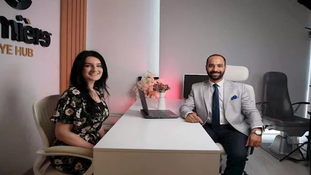  الطبيب المصري د. مصطفي عزب