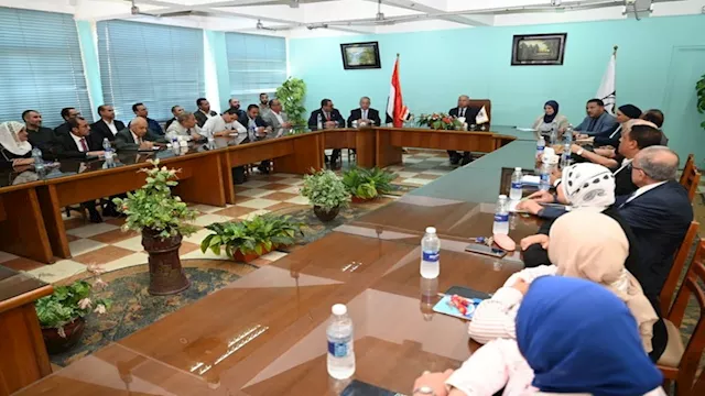 وزارة الصناعة تدرس تحويل مصنع الحديد والصلب إلى مج