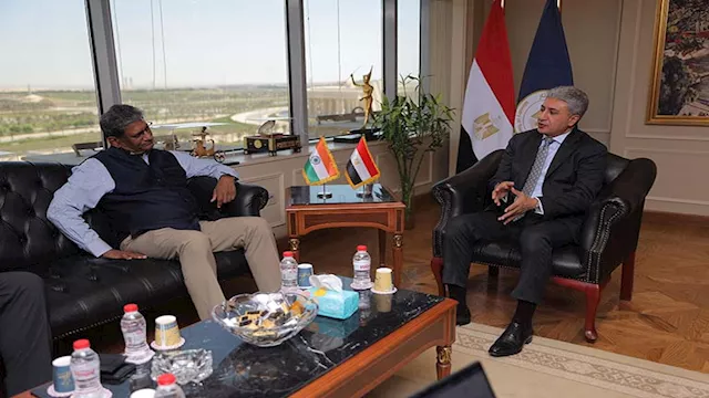  وزير السياحة يلتقي سفير دولة الهند بالقاهرة 