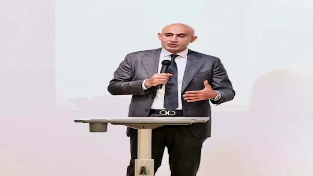 محمد عبد اللطيف وزير التربية والتعليم