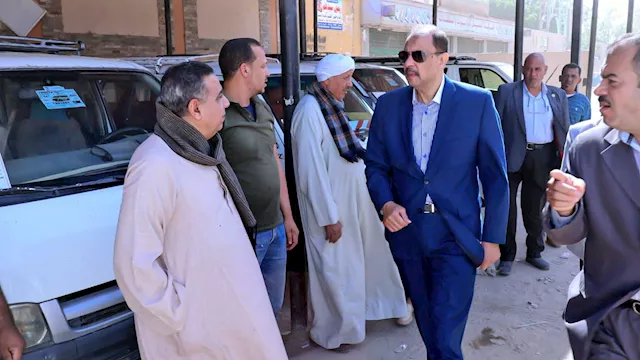 اللواء عبد الفتاح سراج خلال الجولة