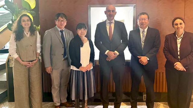 محمد عبد اللطيف يلتقي وفدًا من الخبراء اليابانيين