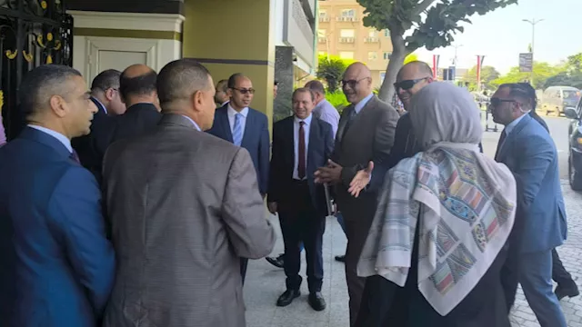 وزير العمل في القليوبية لتسليم عقود توظيف للشباب و