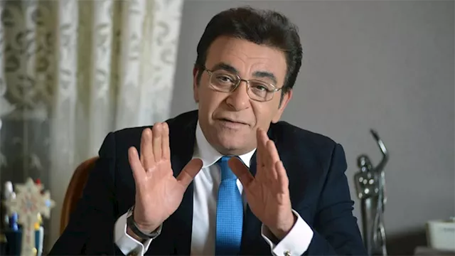 الإعلامي عاطف كامل 