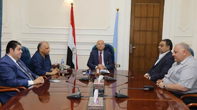 جانب من لقاء محافظ القاهرة
