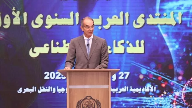 عمرو طلعت وزير الاتصالات وتكنولوجيا المعلومات