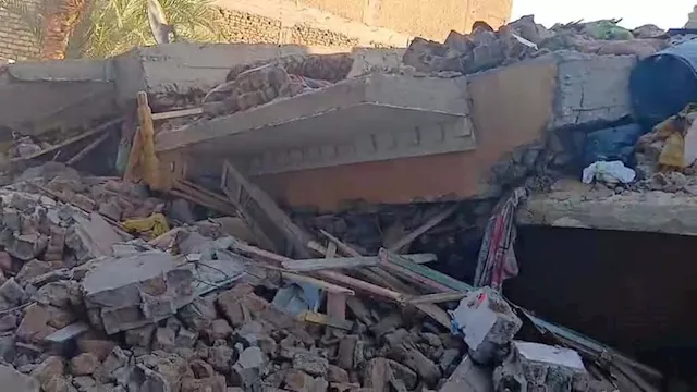 انهيار منزل ارشيفية