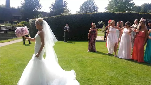 إلقاء بوكية الورد