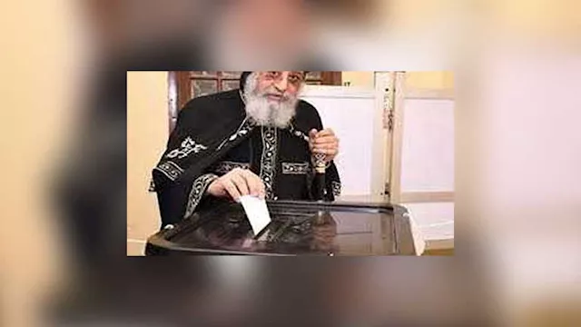 البابا تواضروس يدلي بصوته في انتخابات الشيوخ 2025 