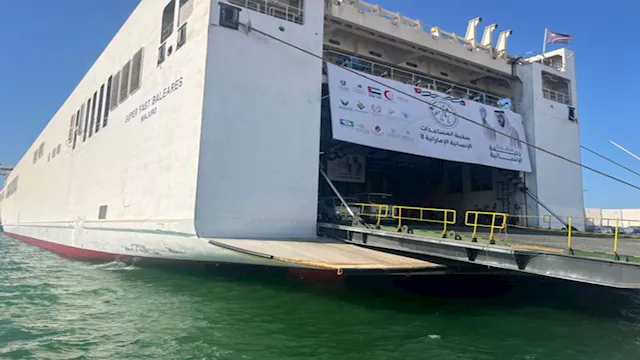 الإمارات تسير السفينة الإنسانية التاسعة تمهيدا لإد