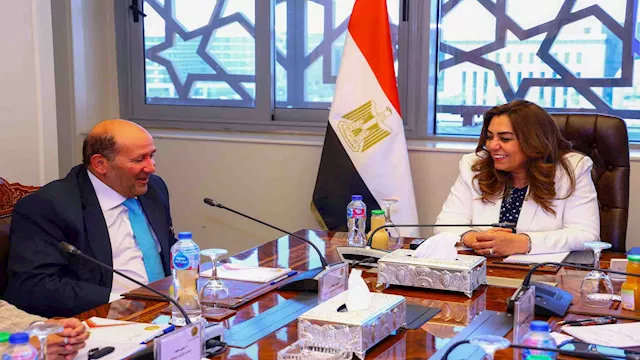 لدكتورة منال عوض والسفير هشام بدر