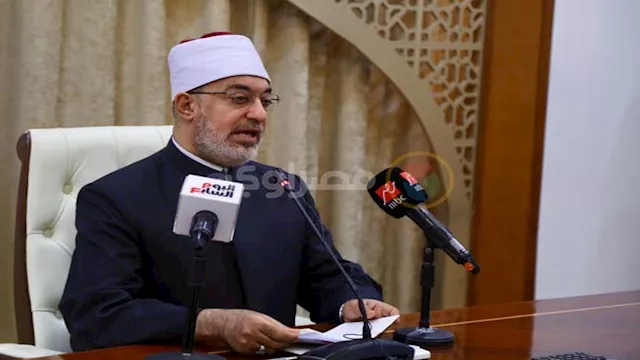 الدكتور نظير عياد،