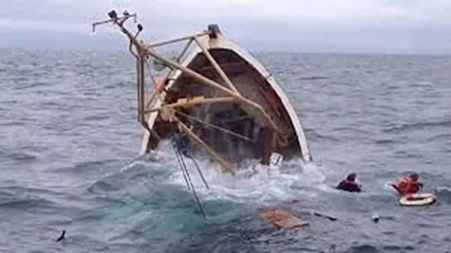 مقتل 4 وفقدان آخرين بهجوم مسلح على زورق قبالة سواح