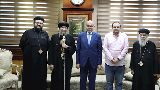 محافظ المنيا يلتقي مطران ديرمواس