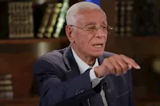 حسام موافي يحذر: التقرحات التناسلية علامة على هذا المرض