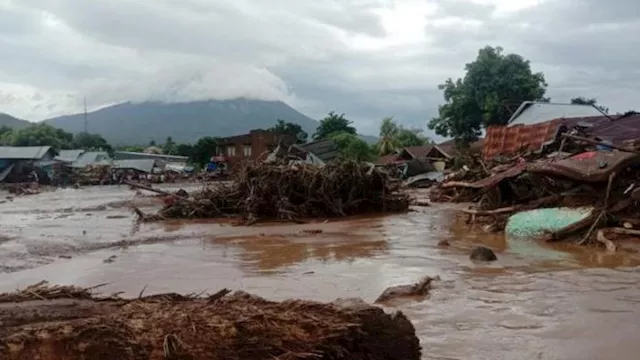 فيضانات إندونيسيا