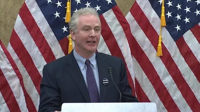 السيناتور كريس فان هولن