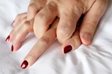 11 طريقة مفاجئة قد تجعلك تتأذى أثناء العلاقة الزوجية.. تجنبها