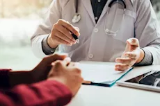 علامات تشير إلى نقص فيتامين ب12 في جسمك.. تظهر على جسمك
