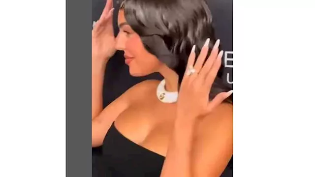 جورجينا تستعرض خاتم خطبتها بحفل عشاء ''كارينج''