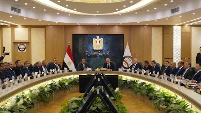 النيابة تسلم 200 كيلو سبائك ذهبية للمركزي لدعم الا