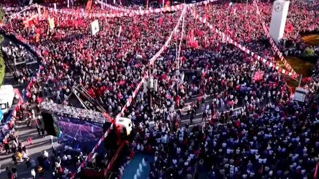 عشرات الآلاف يتظاهرون في أنقرة دعمًا للمعارضة التر