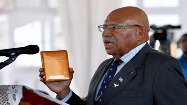 ستيفيني رابوكا رئيس وزراء فيجي