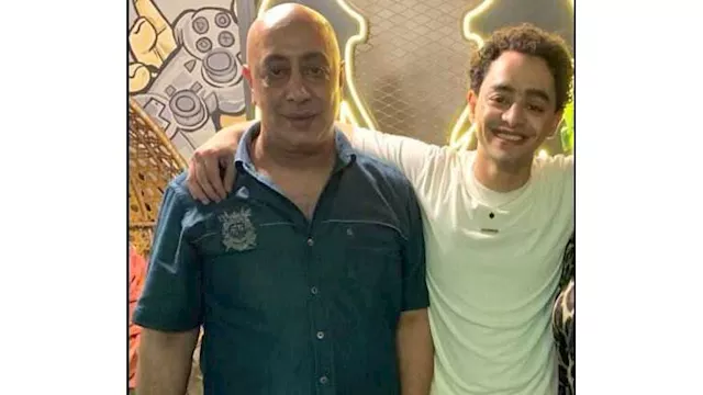 سيد أسامة يعلن وفاة والده