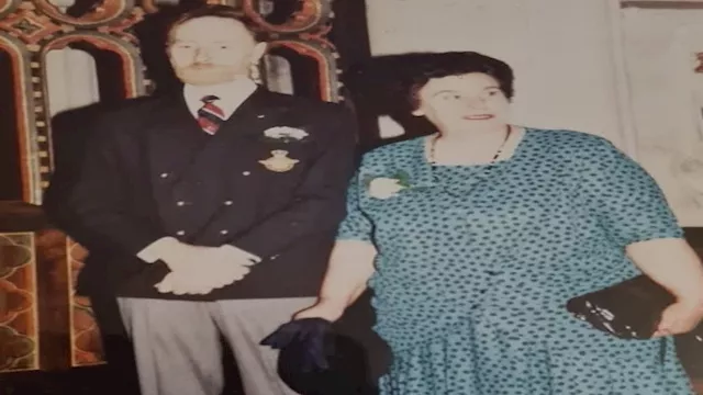 تركا ملاحظة على الباب.. العثور على رجل وزوجته ميتي