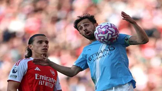 خلال مباراة مانشستر سيتي وأرسنال (2)